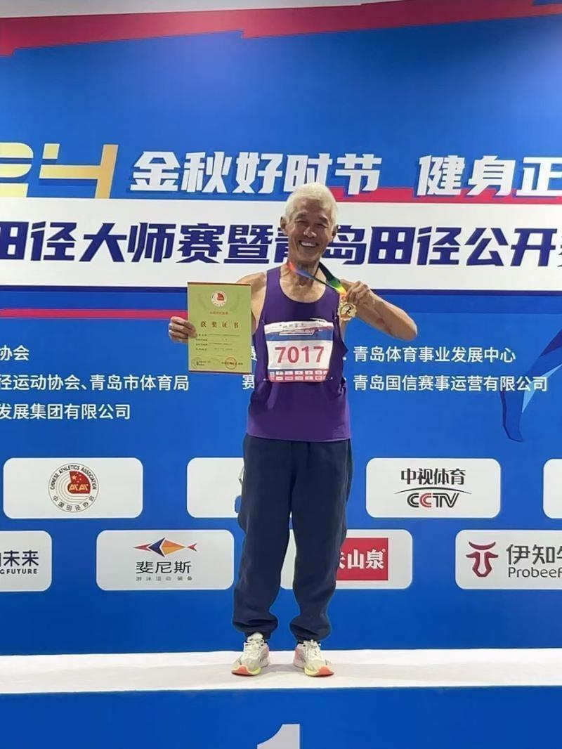老金每天持续练习，希望跑出更好的成绩。（取材自新华网）