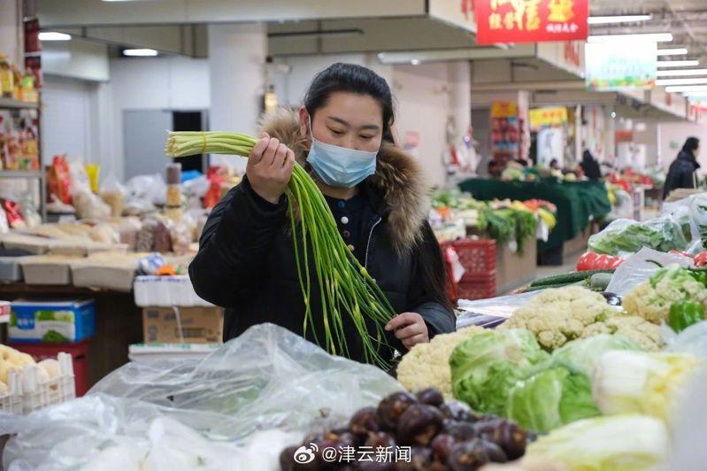 想找到和自己适合的做饭阿姨，除了需要留意细节，有时候还需要运气。示意图。（取材自北京青年报）