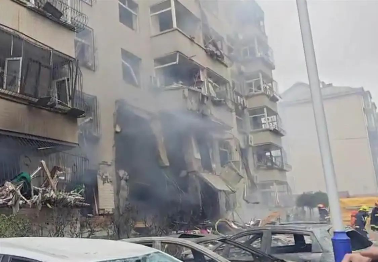 山西太原30日发生社区大爆炸，造成一人死亡，21人受伤。(视频截屏)