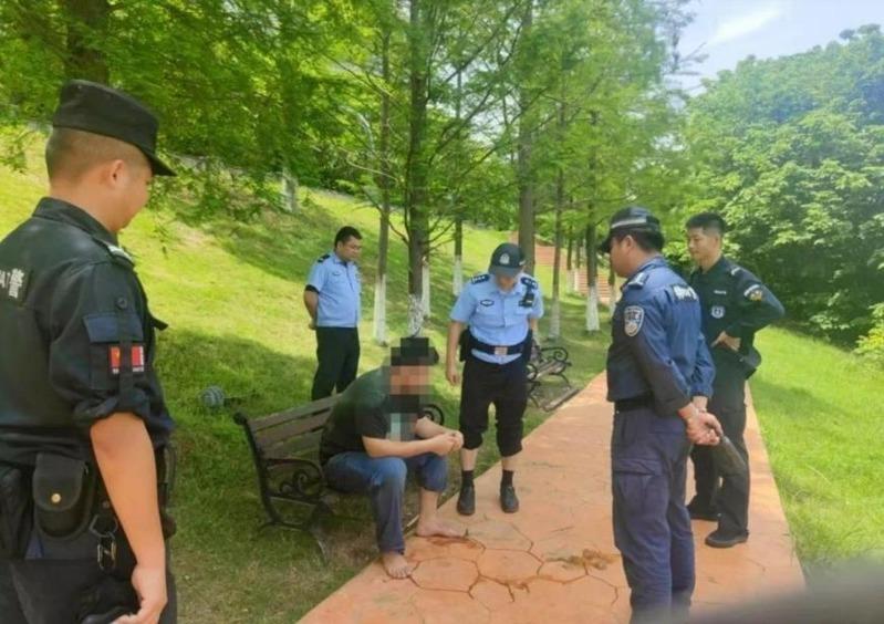 奶茶店店员与男子的沟通聊天截屏。（取材自现代快报）