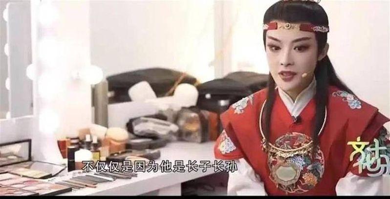 苗怀明称不理解为什么一件很小的事情会演变成如此大的一件事情。（扬子晚报）