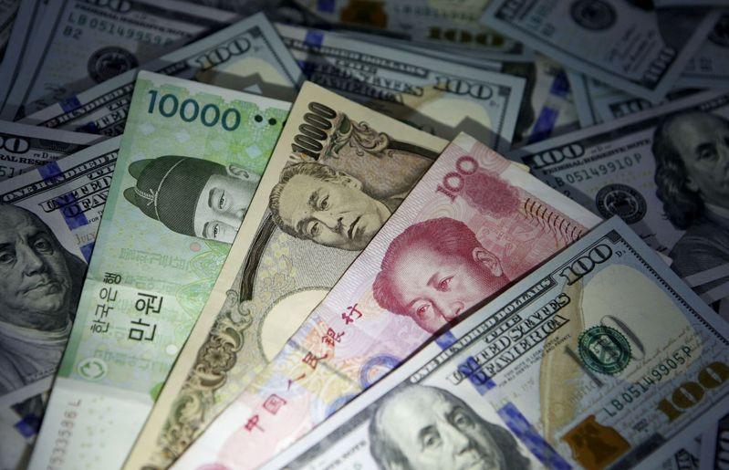 今年来美元走贬,亚币是主要赢家。(路透)