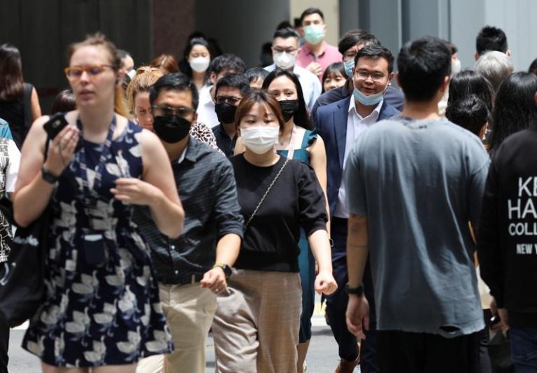 新冠肺炎疫情正默默在部分亚洲地区卷土重来。（路透）
