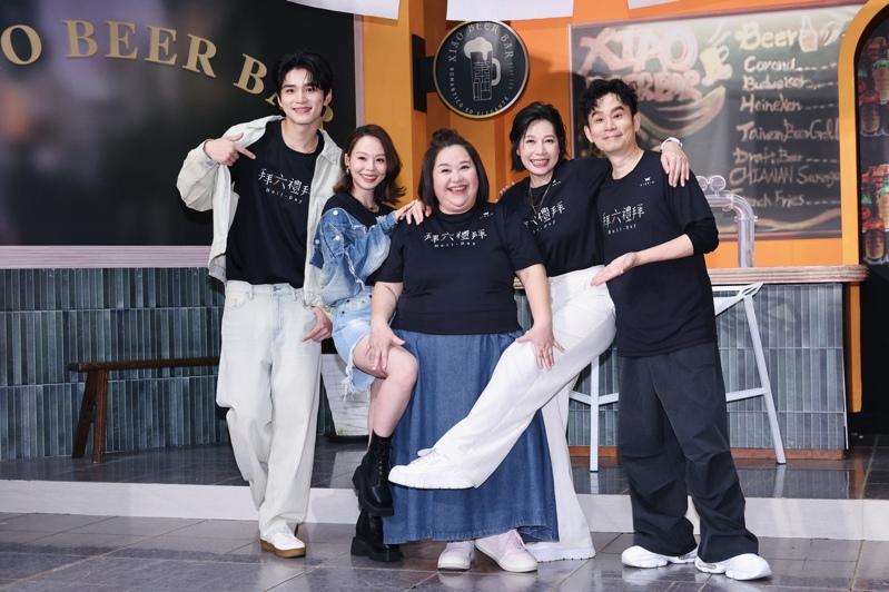丁宁（左起）、钟欣凌、孙淑媚在「拜六礼拜」中饰演好姐妹。记者王聪贤／摄影