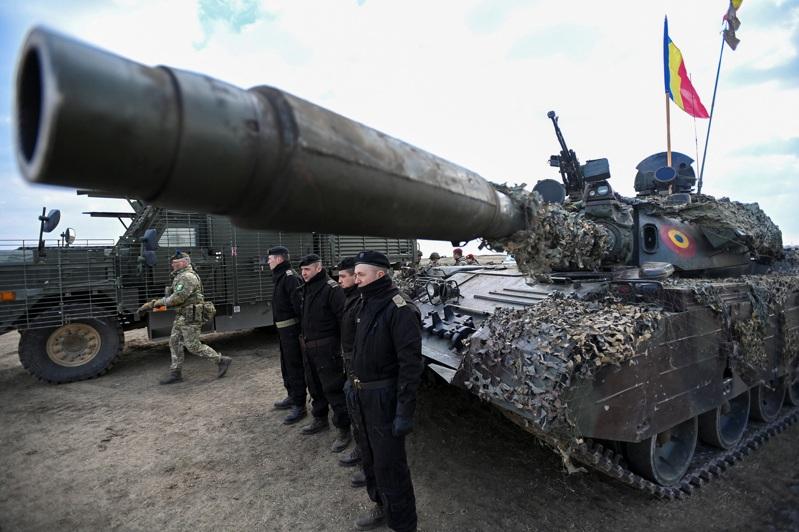 根据德国和北大西洋公约组织(NATO)估计,俄罗斯可能在2029年前可重组足够军队来攻击北约领土;图为罗马尼亚于2月19日进行「坚定飞镖2025」(Steadfast Dart 2025) 演习,北约部队加入参与,目的为强化东翼快速部署与吓阻能力。(路透)