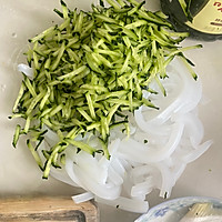凉拌黄瓜凉粉的做法图解2