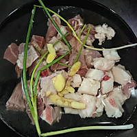 羊肉白菜炖粉条粉皮的做法图解1