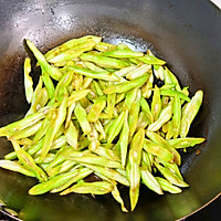 #纳福汇轻松喷出美味#白芸豆炒猪头肉的做法图解4