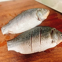 鲫鱼豆腐汤的做法图解1