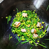 #夏日鲜味轻享健康#韭苔虾仁毛豆子的做法图解11