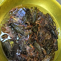 夏日必备,冰镇熟醉小龙虾的做法图解1