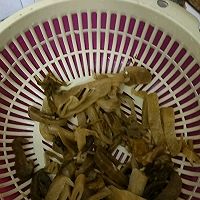 咸菜豆芽炒腐卷的做法图解1