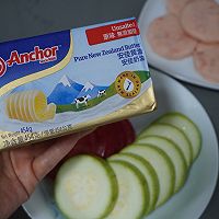 #安佳真草饲 营养护全家#低卡高蛋白,营养美味的芝士蔬菜虾堡的做法图解3