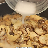双菇烩冬笋:春日餐桌上的味觉盛宴的做法图解7