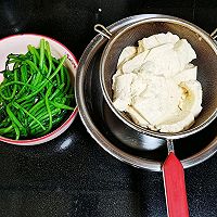 茼蒿拌豆腐低卡又减脂的做法图解1