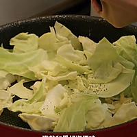 蒜香煎猪排:一场味蕾的狂欢盛宴的做法图解5