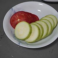 #安佳真草饲 营养护全家#低卡高蛋白,营养美味的芝士蔬菜虾堡的做法图解2