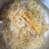 简易快速版砂锅酸菜粉条炖大骨的做法图解1