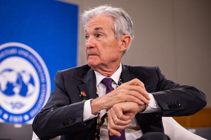 4月美國就業市場仍穩健,讓聯準會(Fed)主席鮑爾不必趕時間降息。 (歐新社)