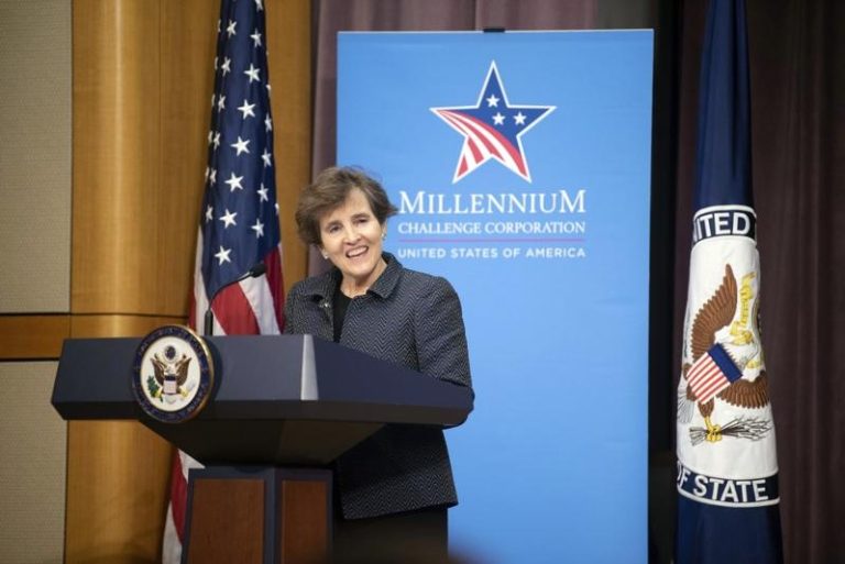 援助機構「千禧挑戰公司」執行長艾爾伯萊特(Alice Albright)2022年在國務院發言。(美聯社)
