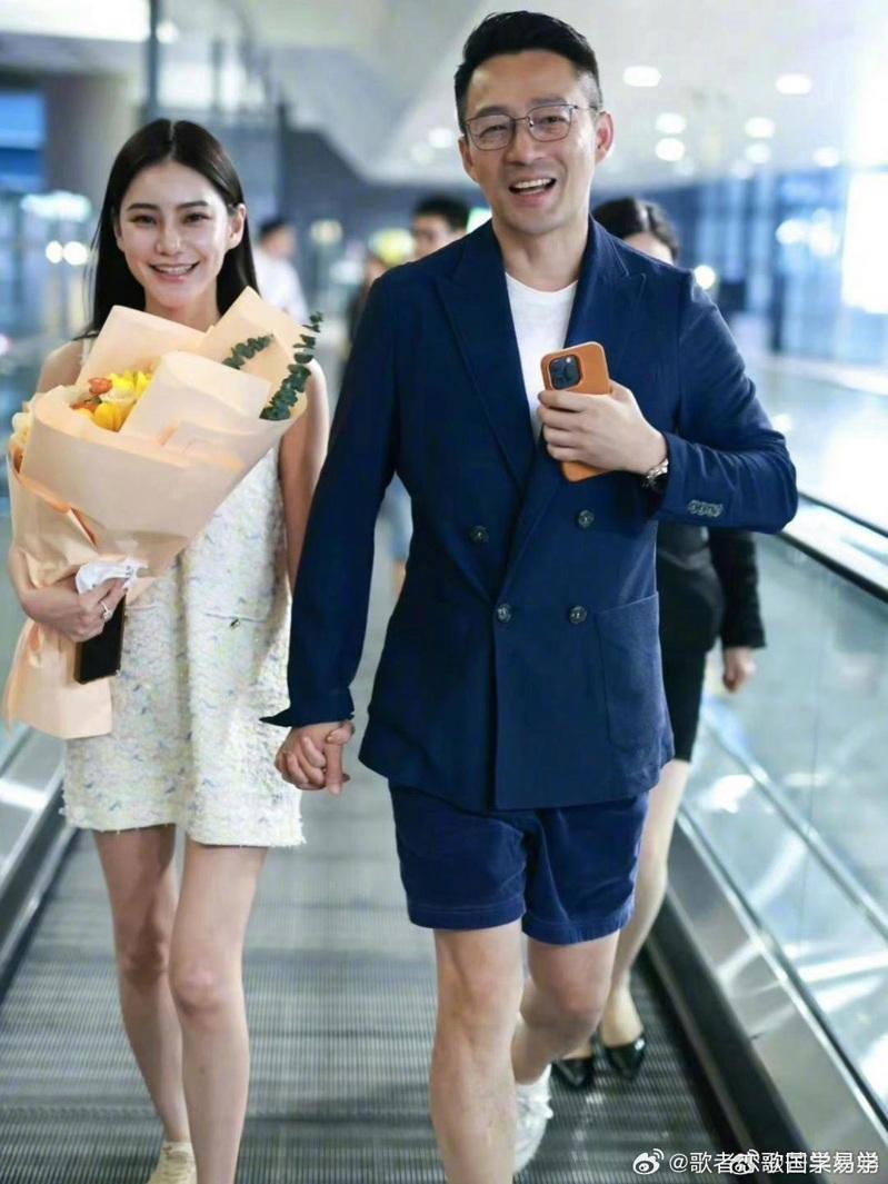 汪小菲(右)準備和Mandy舉辦盛大婚禮。(取材自微博)