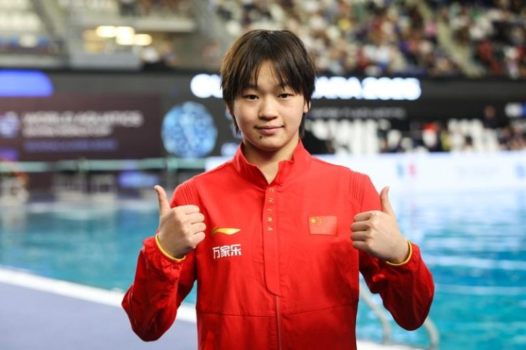 中国选手全红婵在比赛后。（新华社）