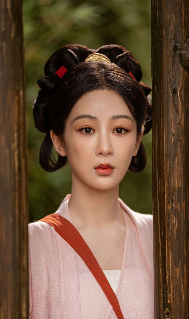 杨紫成为90后首位连续两届提名白玉兰视后的演员。(取材自微博)