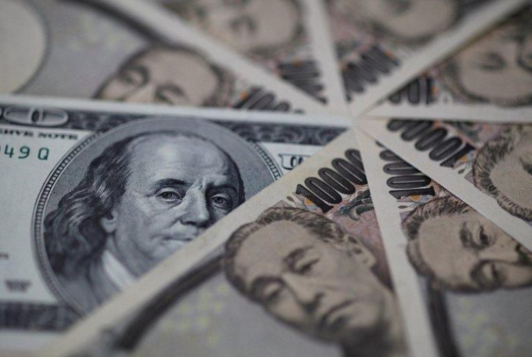 日本传出考虑减少超长期公债的发行量，消息带动日本公债价格大涨，影响也外溢至美债市场。（路透）