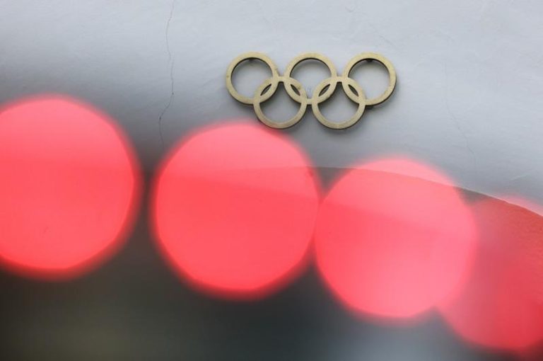 国际奥会（IOC）今天表示，因2022年俄罗斯全面侵略乌克兰而遭到禁止参加奥运的俄国代表队，明年米兰-柯蒂纳冬季奥运仍维持禁赛。路透