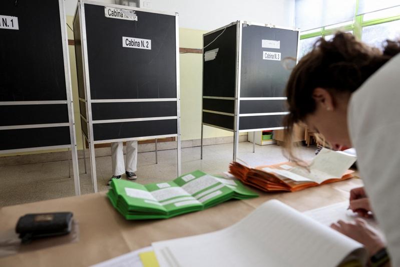 意大利就放宽公民身分申请条件以及强化劳工保障等2大议题举行全民公投。（路透）