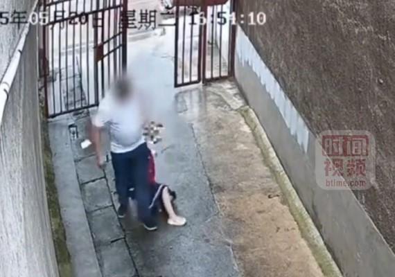 湖南一名男子将6岁女童拖入巷子。(视频截屏)