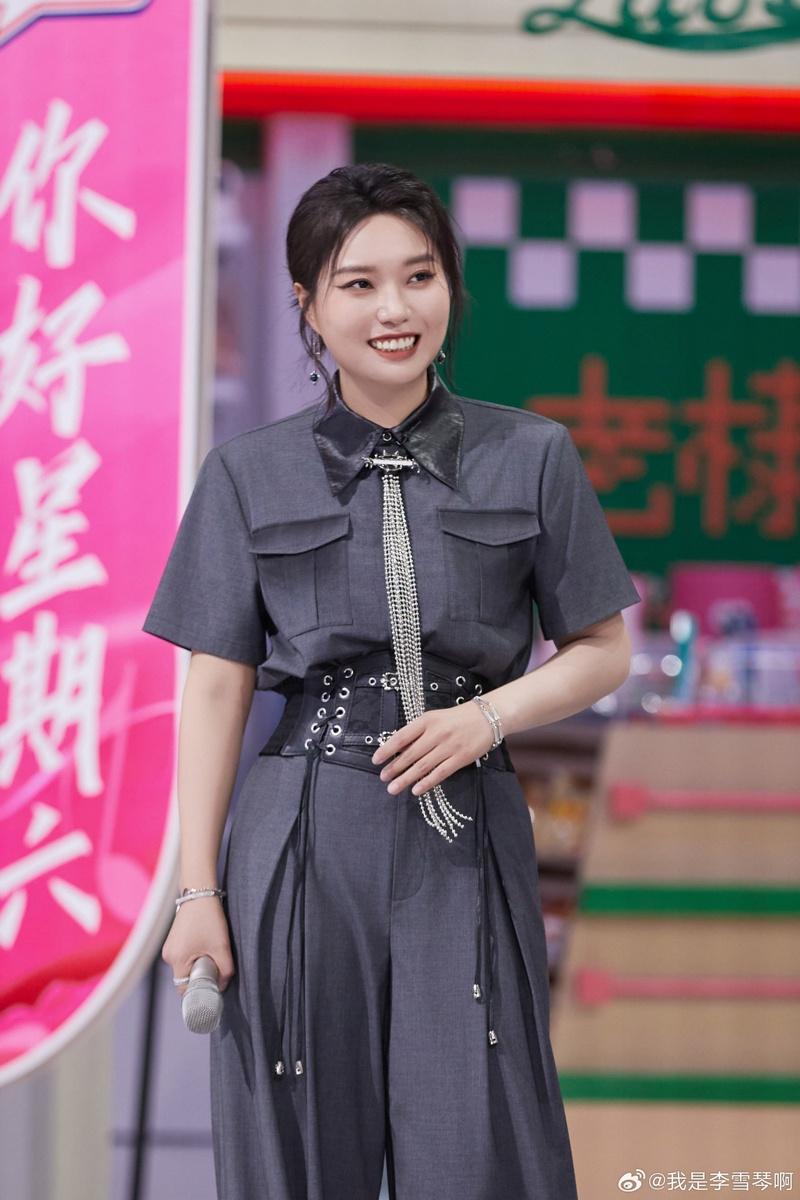 李雪琴（古）被昔日好友谢田飞（左）实名举报公司财务有问题。(取材自微博)