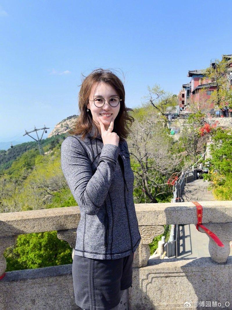 阿里资产平台上1元起拍的傅园慧游泳课，最终以10万1元的价格成交。(取材自极目新闻)