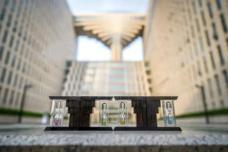 东南大学送毕业生行李箱。(取材自九派新闻)