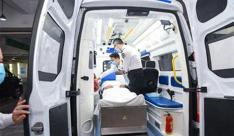 南昌赣医医院的救护车，在事发后暂停营业。（取材自央广网）
