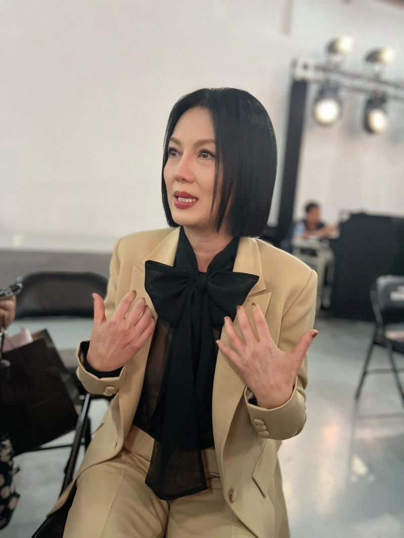 苗可丽承认被失智父飙骂时，忍不住落泪。(记者陈慧贞／摄影)