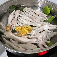 木姜子糊辣椒鸡爪的做法图解1