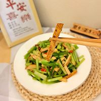 美味豆干炒芹菜的做法图解8