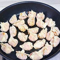 快手早餐——虾仁肉沫烤馄饨的做法图解2