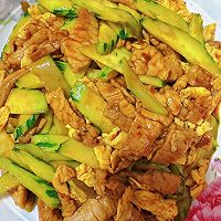 黄瓜炒肉的做法图解3