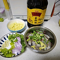 油焖大虾#菜油就选外婆乡,新鲜开榨抢先尝#的做法图解1