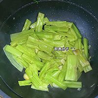 酸辣通心菜梗的做法图解5