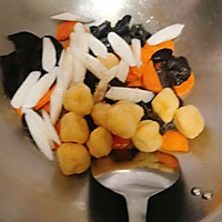 #夏日鲜味轻享健康#素炒鱼面筋的做法图解9