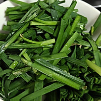 蒲瓜虾皮韭菜炒蛋的做法图解2