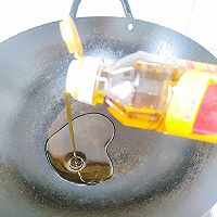 #菜油就选外婆乡,新鲜开榨抢先尝#回锅肉炖笋干的做法图解2