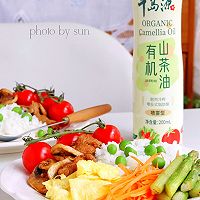 香浓鸡胸肉炒双孢菇配时蔬豌豆饭#豪吉藤椒油真香来袭#的做法图解16