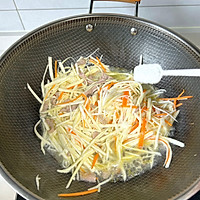 #菜油就选外婆乡,新鲜开榨抢先尝#茭白炒肉丝的做法图解9