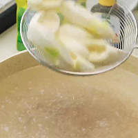 时令鲜食#虾子扒百花酿茭白的做法图解3