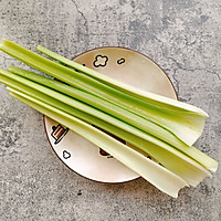 减脂消暑必备|醋拌西芹#夏日鲜味轻享健康#的做法图解1