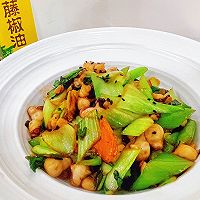 藤椒味八爪鱼丁炒上海青!的做法图解16